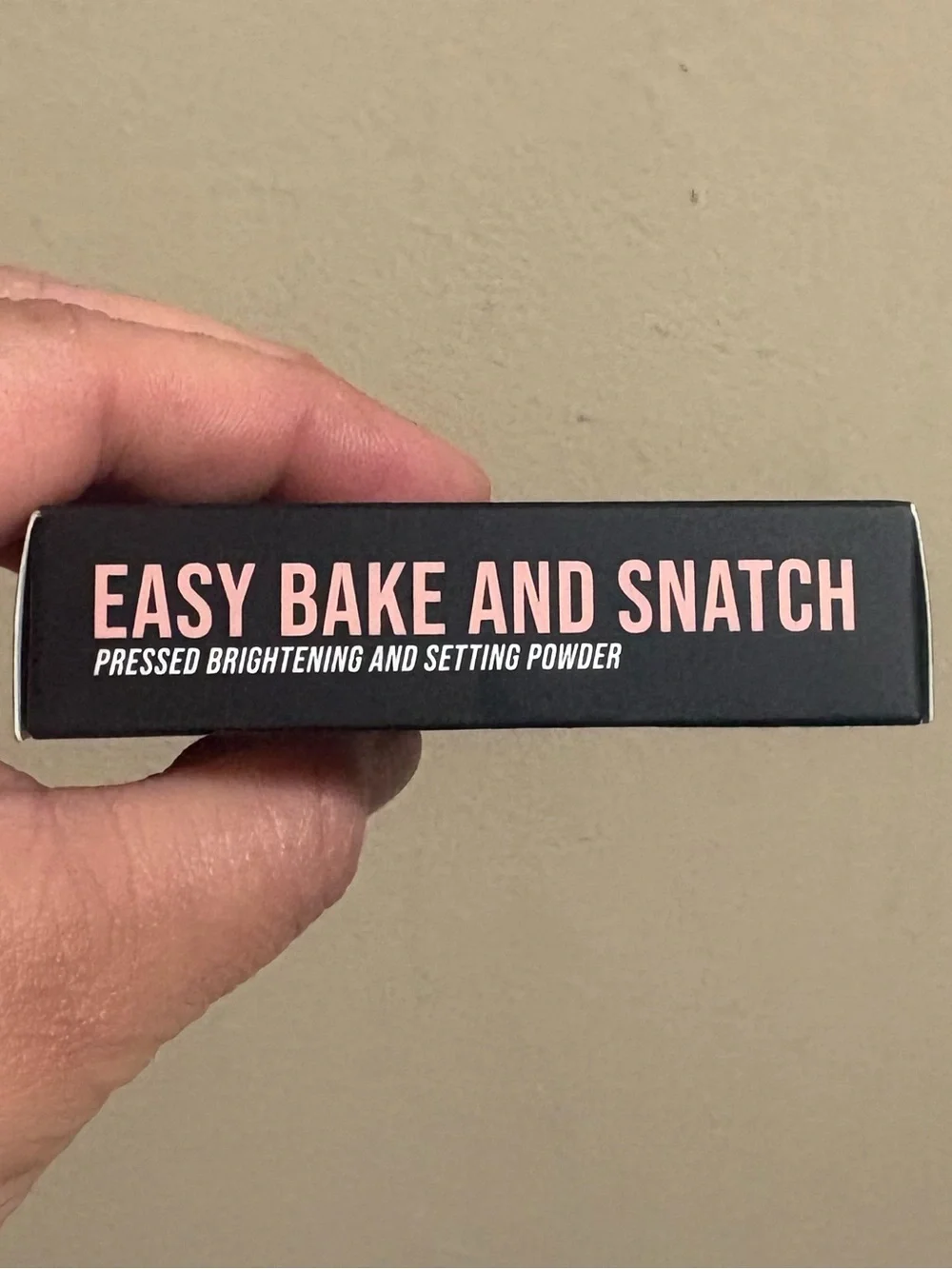 Huda Beauty Easy Bake and Snatch Pressed Brightening &Setting PowderBANANA BREAD